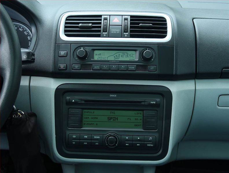 Škoda Roomster (2007) Comfort 1.4 16V, Serv.kniha - fotka 12 z 16