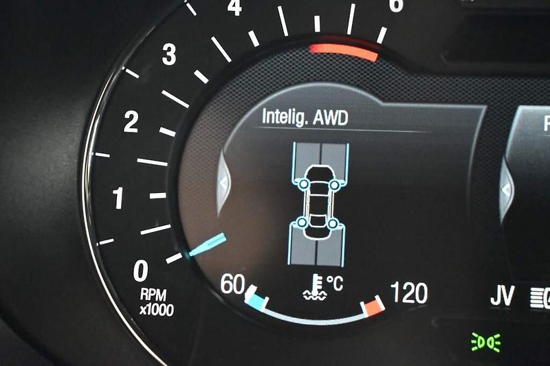 Ford Edge (2019) 2.0 ST-LINE 4x4 175KW LED ACC - fotka 29 z 48