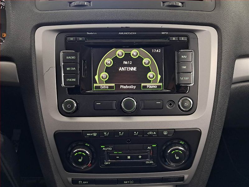 Škoda Octavia (2012) 1.6 TDI, Navi, Tempomat - fotka 12 z 16