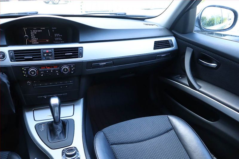 BMW Řada 3 (2010) 320 d xDrive, 4X4, Automat - fotka 8 z 24