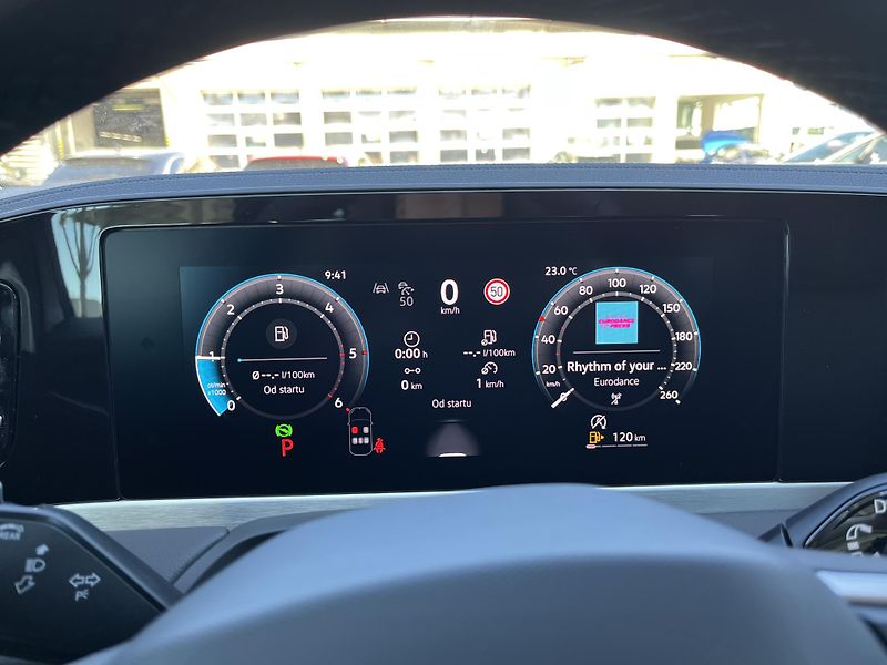 Volkswagen Passat Elegance 2,0 TDI 142 kW 4MOTIO - fotka 13 z 26