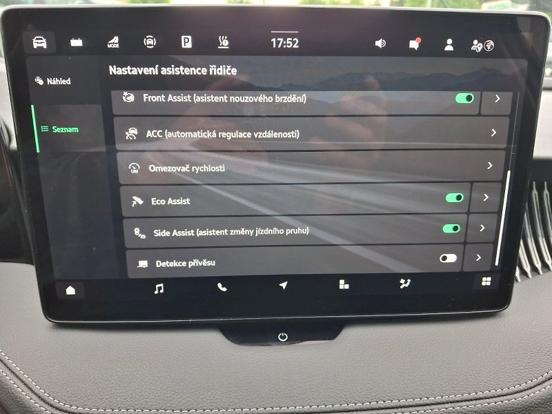 Škoda Superb (2025) Combi iV L&K DSG 1,5TSi 150kW - fotka 26 z 35