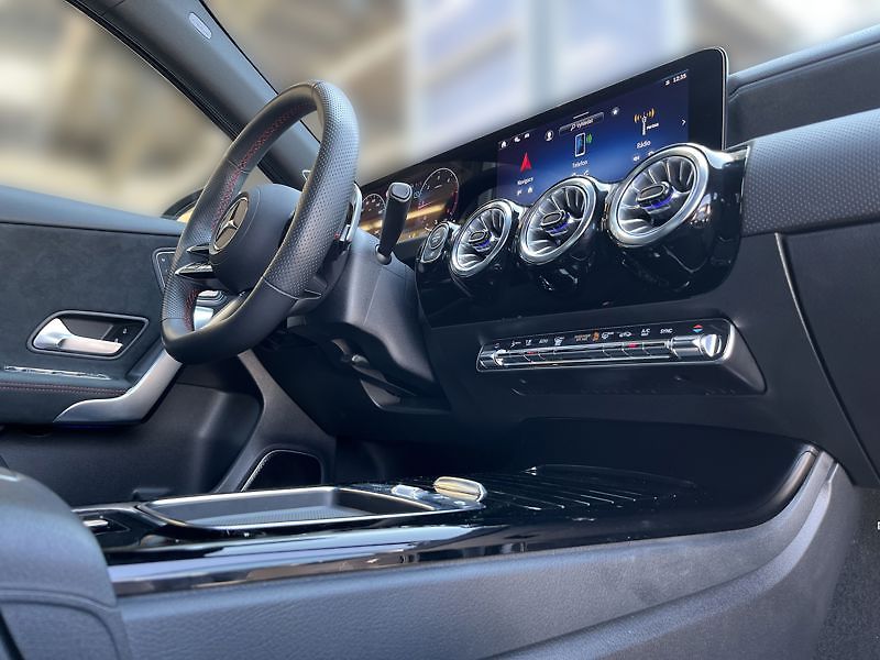 Mercedes-Benz Třídy A A-Třída 200 d AMG Night - fotka 17 z 20
