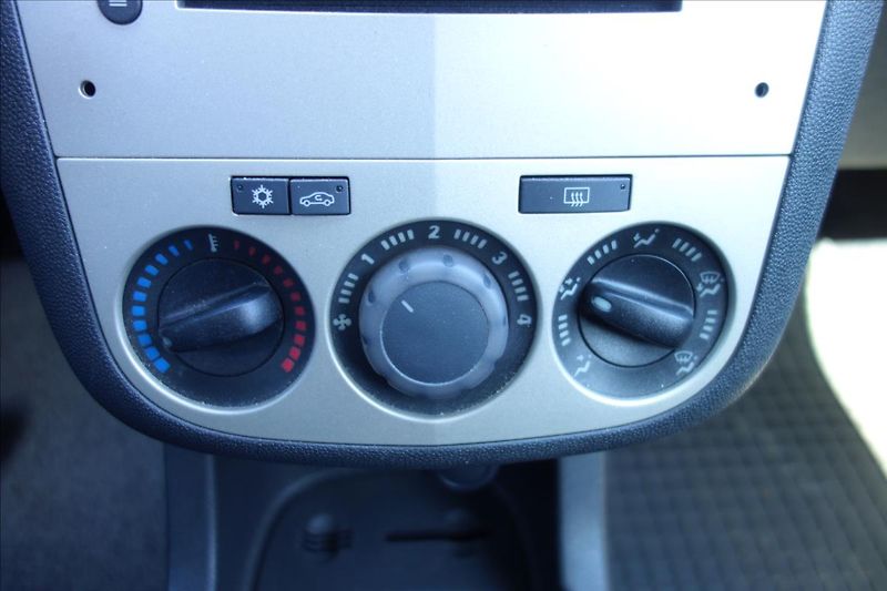 Opel Corsa 1,2 i, ČR, SERV.KN., 44TIS.KM. - fotka 22 z 33