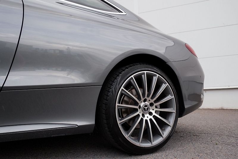 Mercedes-Benz Třídy C C 180 COUPE AMG - fotka 19 z 37