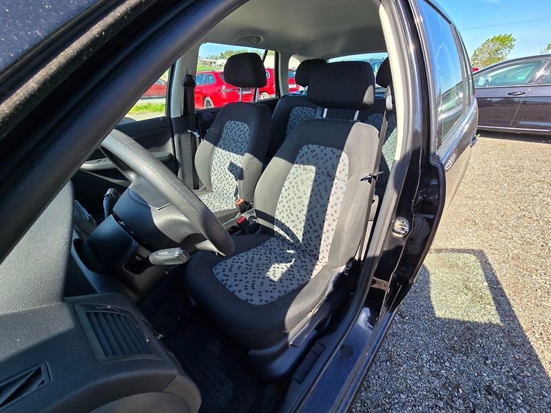 Škoda Fabia (2007) 1.4 MPi 59 KW Ambiente - fotka 10 z 23