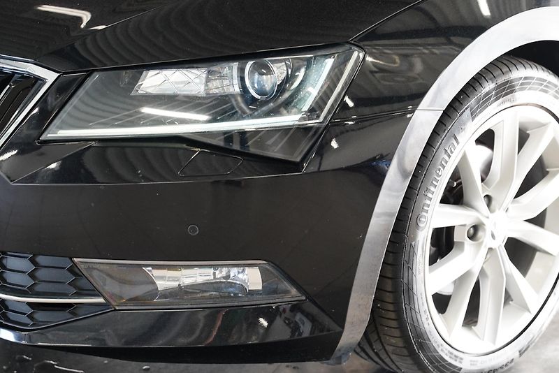 Škoda Superb - fotka 9 z 30
