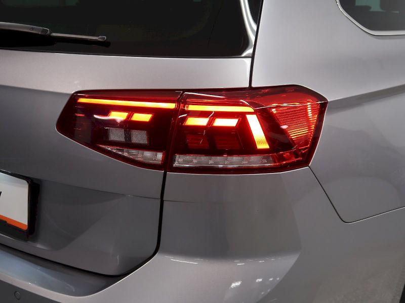 Volkswagen Passat (2022) BUSINESS 1.5TSI EVO 110KW - fotka 11 z 39