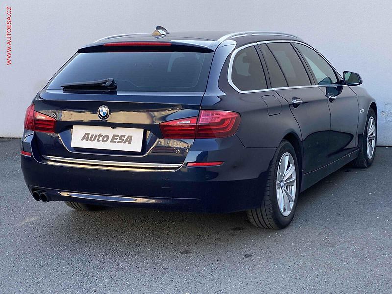 BMW Řada 5 (2013) 2.0i 528i xDrive, LuxuryLine - fotka 4 z 19