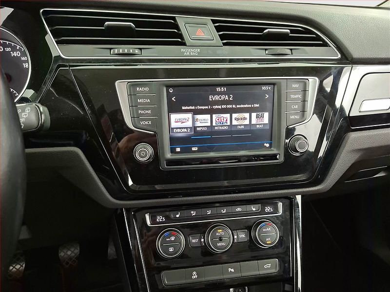 Volkswagen Touran (2018) 2.0 TDI, Serv.kniha, Navi - fotka 12 z 19