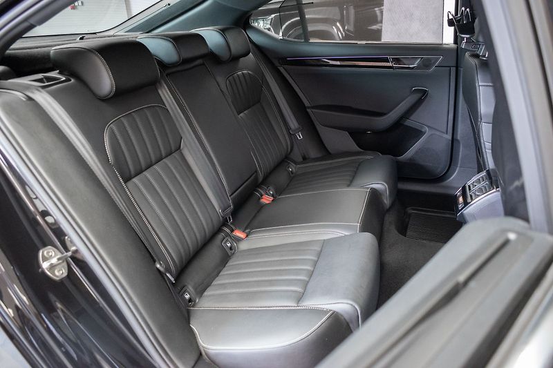 Škoda Superb TDI 147kW 4x4*L&K*WEBASTO*ČR 1 - fotka 13 z 48