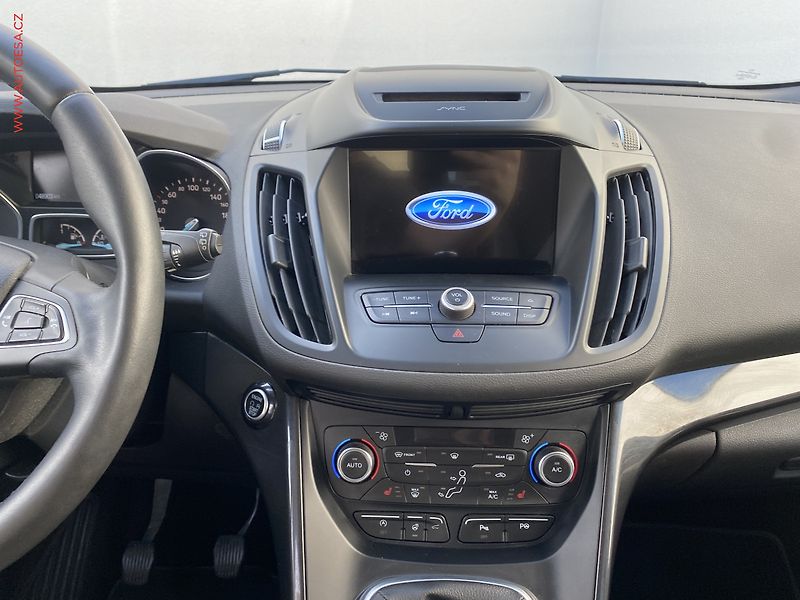 Ford Kuga (2018) 2.0 TDCi AWD, Titanium, +ALU - fotka 12 z 18