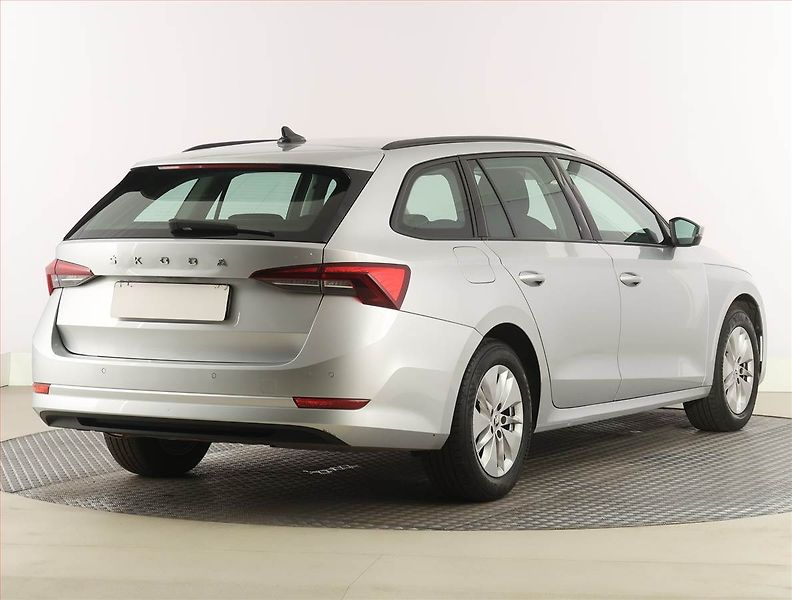 Škoda Octavia (2023) Ambition 2.0 TDI, ČR,1.maj - fotka 5 z 24