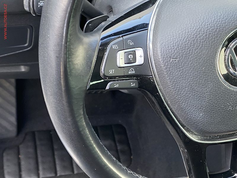 Volkswagen Tiguan (2018) 2.0 TSi 4x4, ČR, DSG - fotka 13 z 21