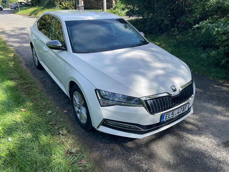 Škoda Superb (2020)  1.4 TSI iV Style DSG - fotka 2 z 15