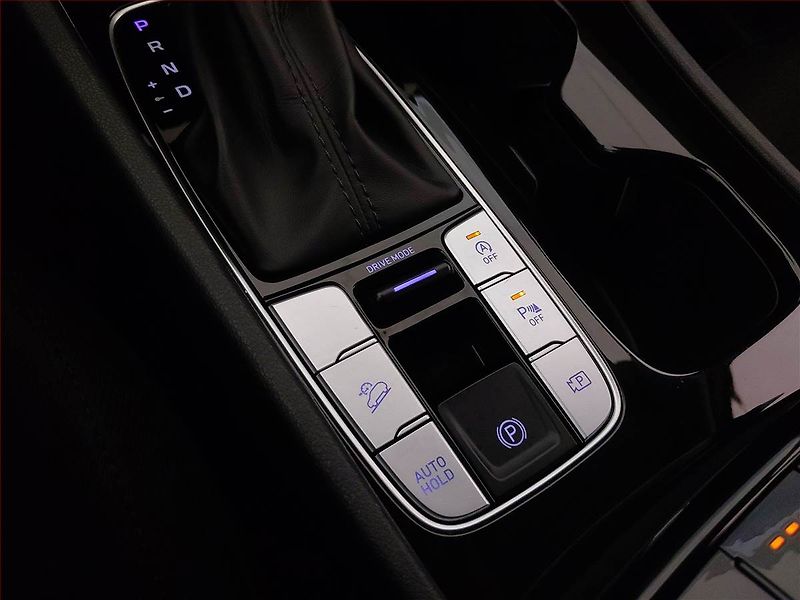 Hyundai Tucson (2021) 1.6 T-GDI 48V MHEV - fotka 17 z 22