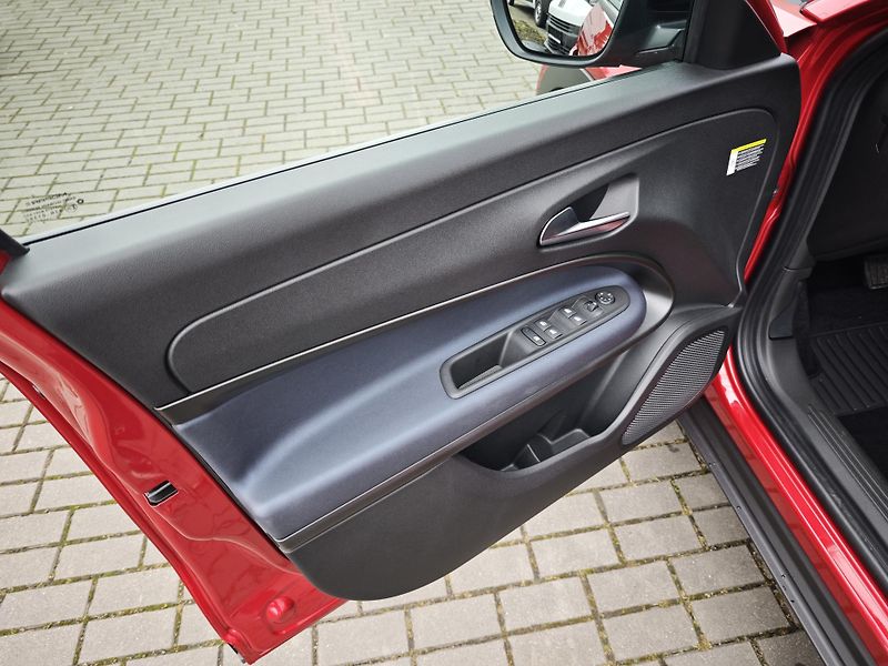 Alfa Romeo Junior (2026)  1,2 T 145 PS automat - fotka 19 z 40