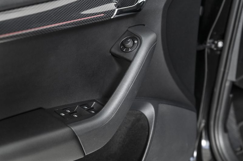 Škoda Octavia RS, rozvody*DSG*tažné - fotka 23 z 38