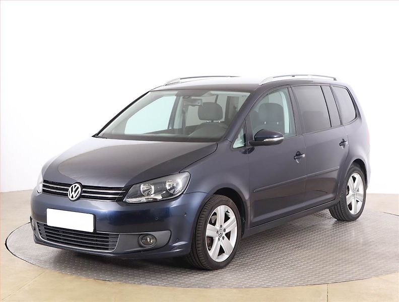 Volkswagen Touran (2013) 1.6 TDI, Automat, Navi - fotka 2 z 18