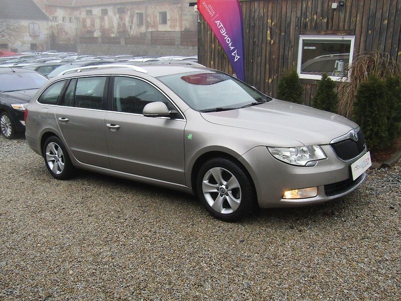 Škoda Superb (2011) 1.6 TDI 77kW - fotka 7 z 45