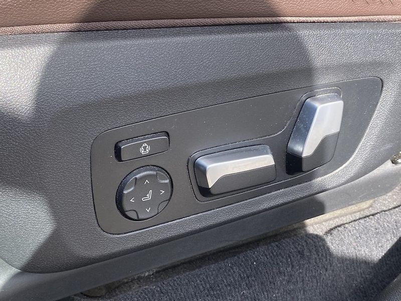 BMW X3 30D xDrive, automat, 2x kola - fotka 12 z 39