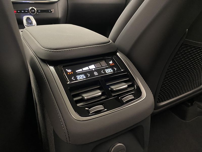 Volvo XC90 (2026) T8 AWD RECHARGE BRIGHT PLUS 7m - fotka 71 z 72