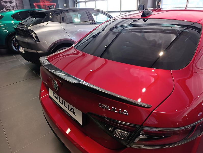 Alfa Romeo Giulia (2026) Quadrifoglio 2.9 V6 Turbo 520K - fotka 14 z 36