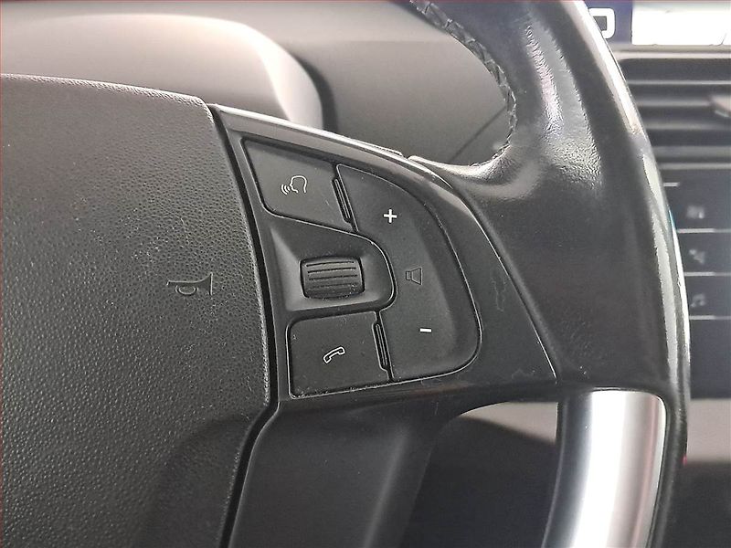 Citroën C4 Picasso (2017) 1.6 BlueHDi, 7 míst, Navi - fotka 17 z 18
