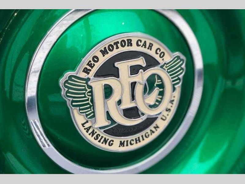 Street rod REO Flying Cloud 25.