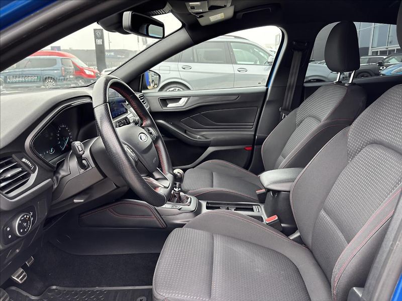 Ford Focus 1,0 EcoBoost 92 kW ST Line - fotka 20 z 35