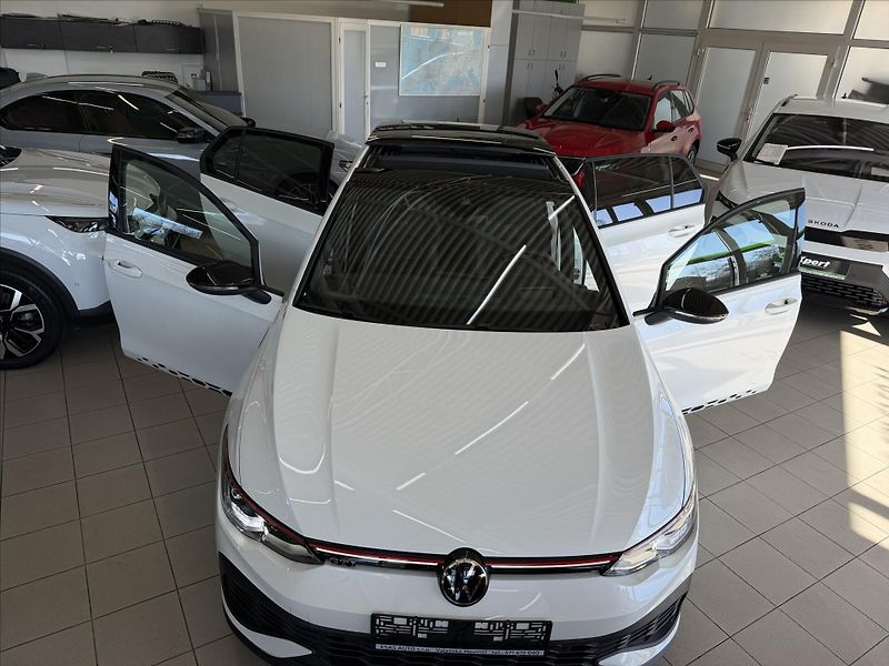 Volkswagen Golf 2,0   GTI EDICE 45 300 PS Akra - fotka 11 z 31