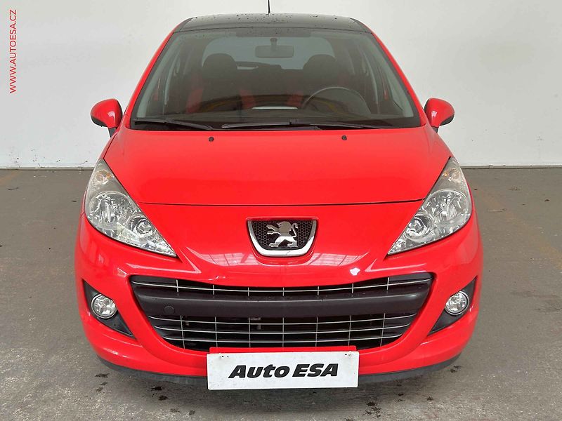 Peugeot 207 (2011) 1.4 i, 2.maj,ČR - fotka 2 z 14