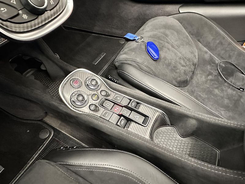 McLaren 600LT (2020) Spider B&W*CARBON*SERVIS*TOP - fotka 13 z 14