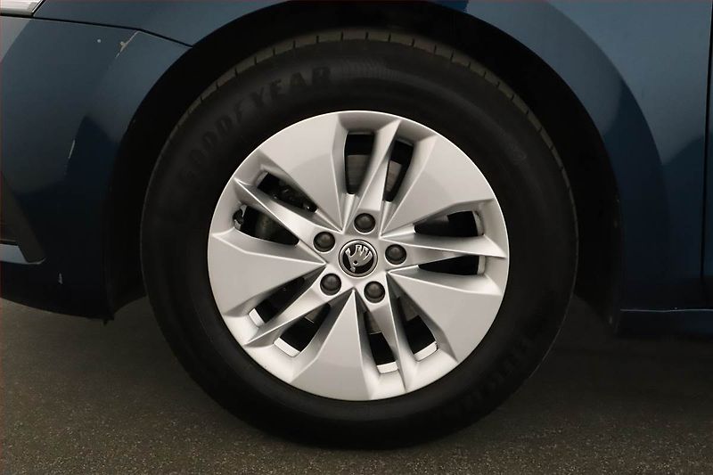 Škoda Octavia (2020) 1.5 TSI, Park. senzory - fotka 11 z 19
