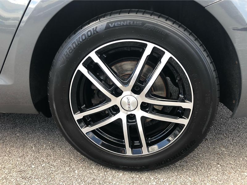 Volkswagen Golf Variant 2,0 TDI 4Motion - fotka 14 z 30