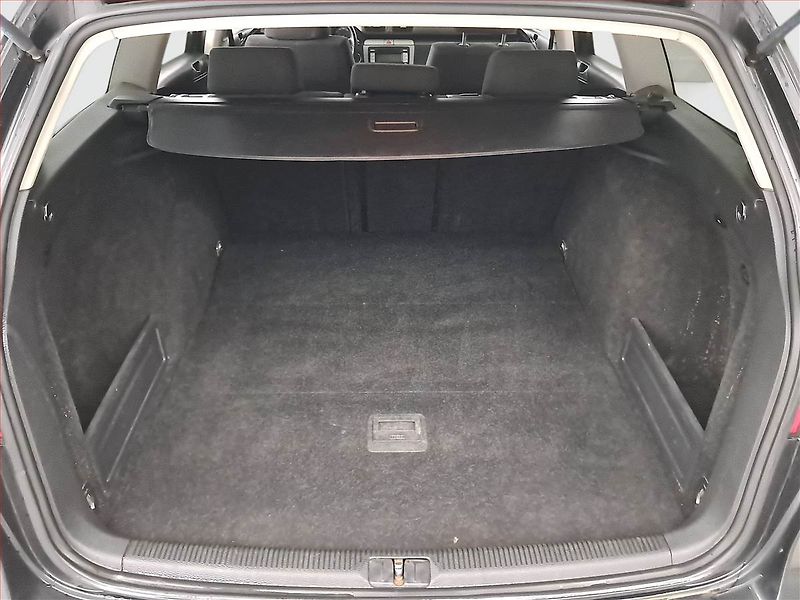 Volkswagen Passat (2007) 2.0 TDI, po STK, Tažné, Klima - fotka 14 z 18
