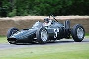 Jackie Stewart řídí historickou F1 při Festival of Speed v Goodwoodu 2016.