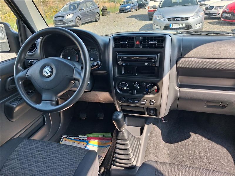 Suzuki Jimny 1,3 63kw, tažné, 4x4 - fotka 11 z 13