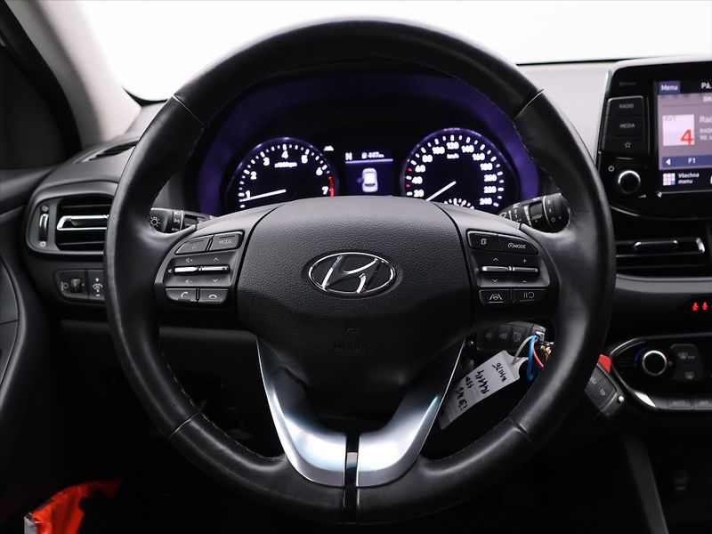 Hyundai i30 1,5 T-GDI 117kW Smart CZ DPH - fotka 16 z 26
