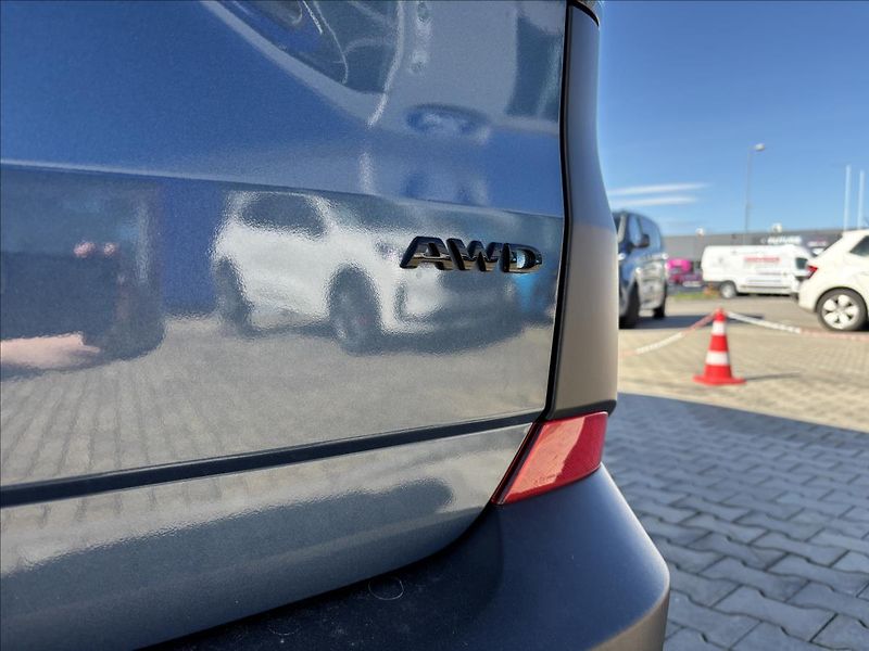 Ford Tourneo Custom 2,0 EcoBlue 125kW Active AWD - fotka 16 z 52