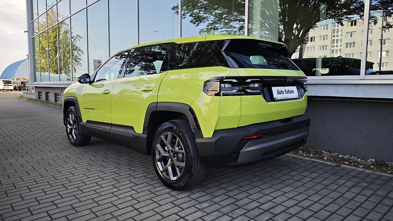 Jeep Compass (2026) Altitude hybrid 145PS automat  - fotka 13 z 25