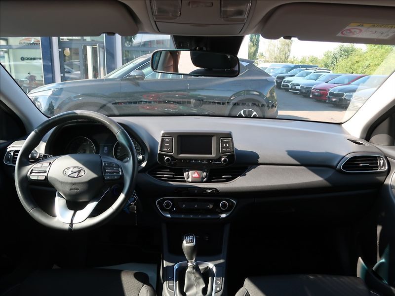 Hyundai i30 1,0 T-GDi,88kW,1majČR,serv.kn. - fotka 16 z 29