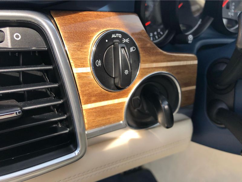 Porsche Panamera 4S - fotka 16 z 30