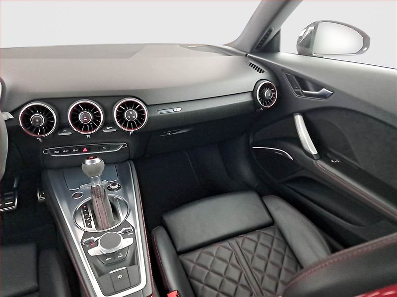 Audi TT (2021) S-Line 45 TFSI - fotka 8 z 18