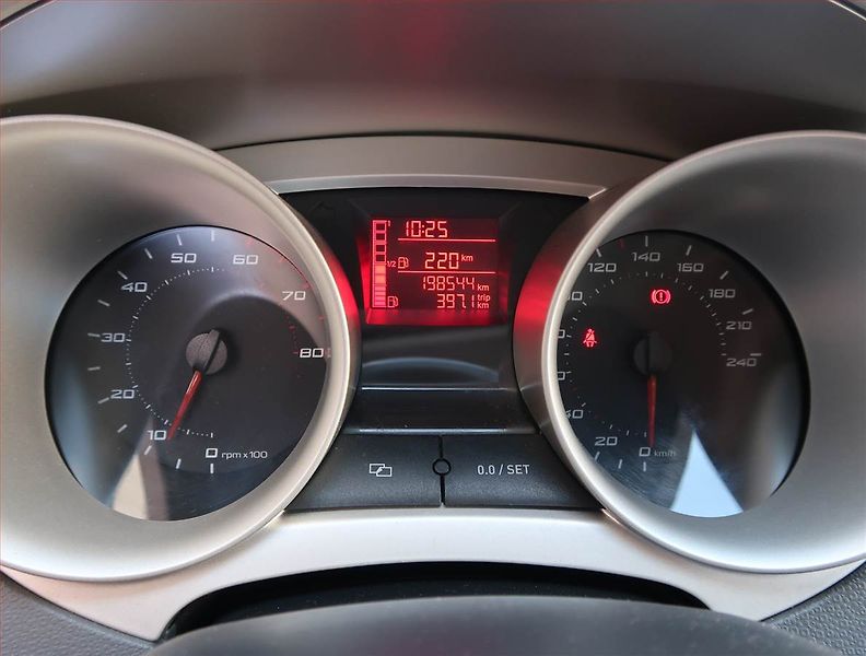 Seat Ibiza (2010) 1.4 16V, po STK, jezdí dobře - fotka 11 z 18