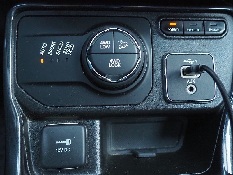 Jeep Compass (2021) 1.3iPHEV 4Xe 177kW S AT,PANO - fotka 34 z 36
