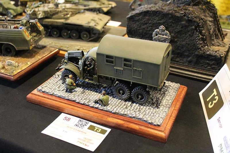 Letošní ročník modelářské výstavy a soutěže v Telnici na Ústecku byl jubilejní - desátý. Jinak soutěž má již čtyřicetiletou tradici. Na snímku je model vozu Tatra 147.