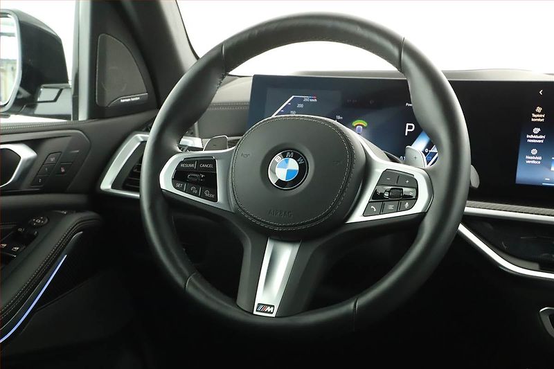 BMW X5 (2025) xDrive30d, M Paket, Vzduch - fotka 18 z 22
