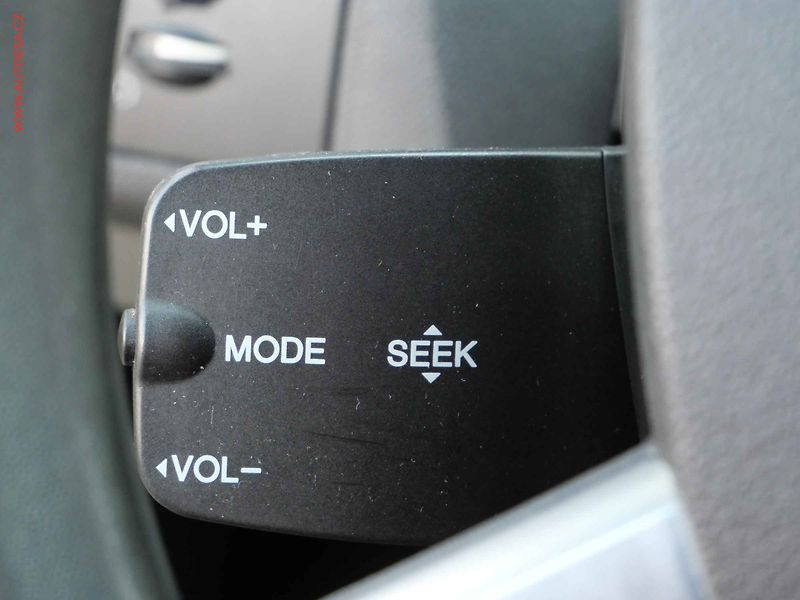 Ford Focus (2006) 1.6i, AC, park.čidla - fotka 14 z 16