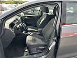 Volkswagen Golf (2018) 1.5 TSI, Highline, +pneu - náhled 9